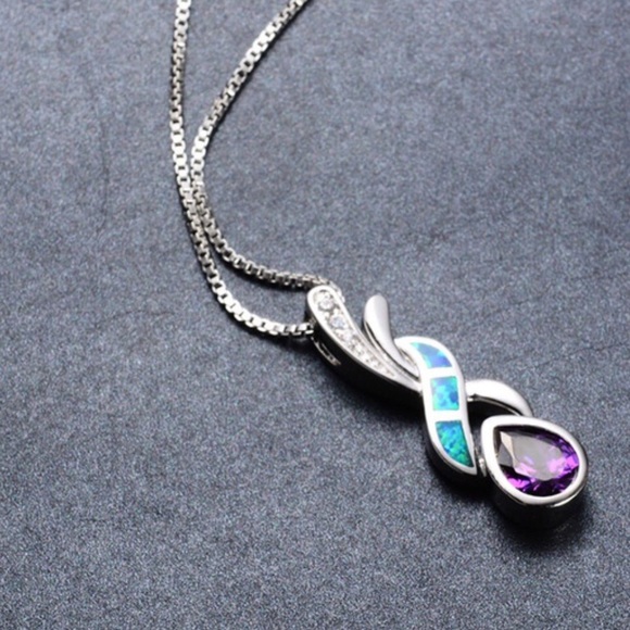 💎1 LEFT💎COLOR PENDENT AND BOX CHAIN - Picture 3 of 7